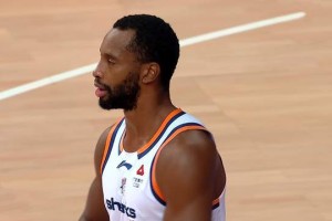 betvictor伟德(中国)唯一官方网站-上海男篮4连胜，排名暂时升至第2 弗格36分梦回巅峰 主力保存体能