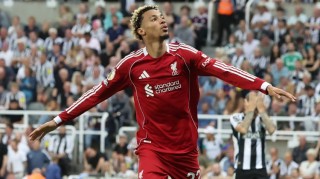 betvictor伟德(中国)唯一官方网站-五项赛事全面开花！埃基蒂克处子赛季比肩利物浦传奇达格利什