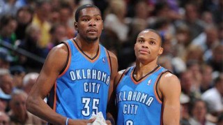 难得！杜兰特力挺韦少：他被黑是因为队友是詹姆斯